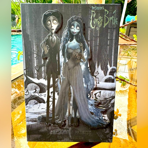 Tim Burton’s Corpse Bride Eyeshadow Palette 12 shades w/Mirror - Picture 1 of 9